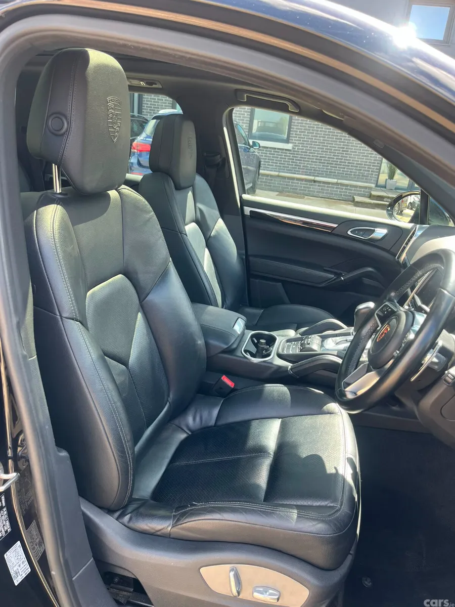 Porsche Cayenne SUV, Diesel, 2016, Black