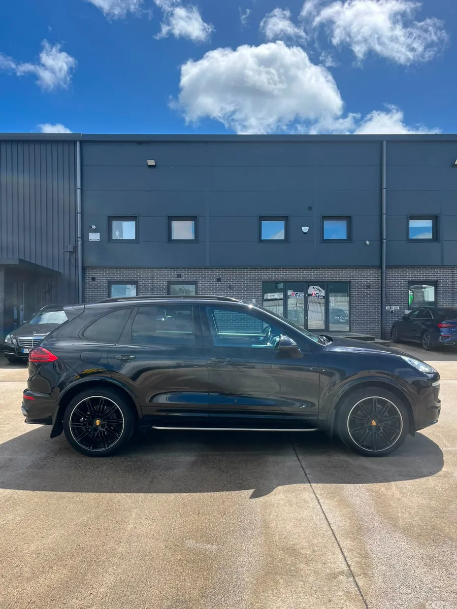 Porsche Cayenne SUV, Diesel, 2016, Black