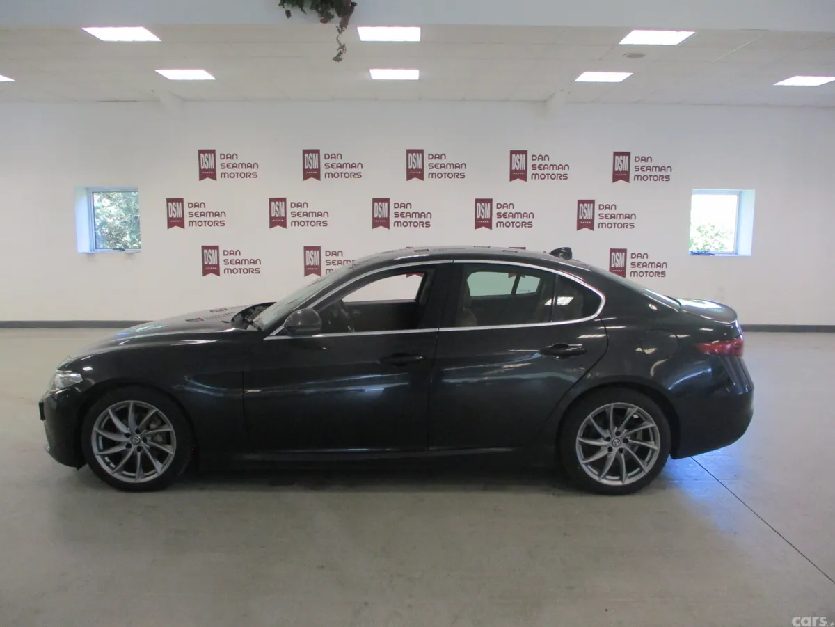 Alfa Romeo Giulia Saloon, Diesel, 2017, Black