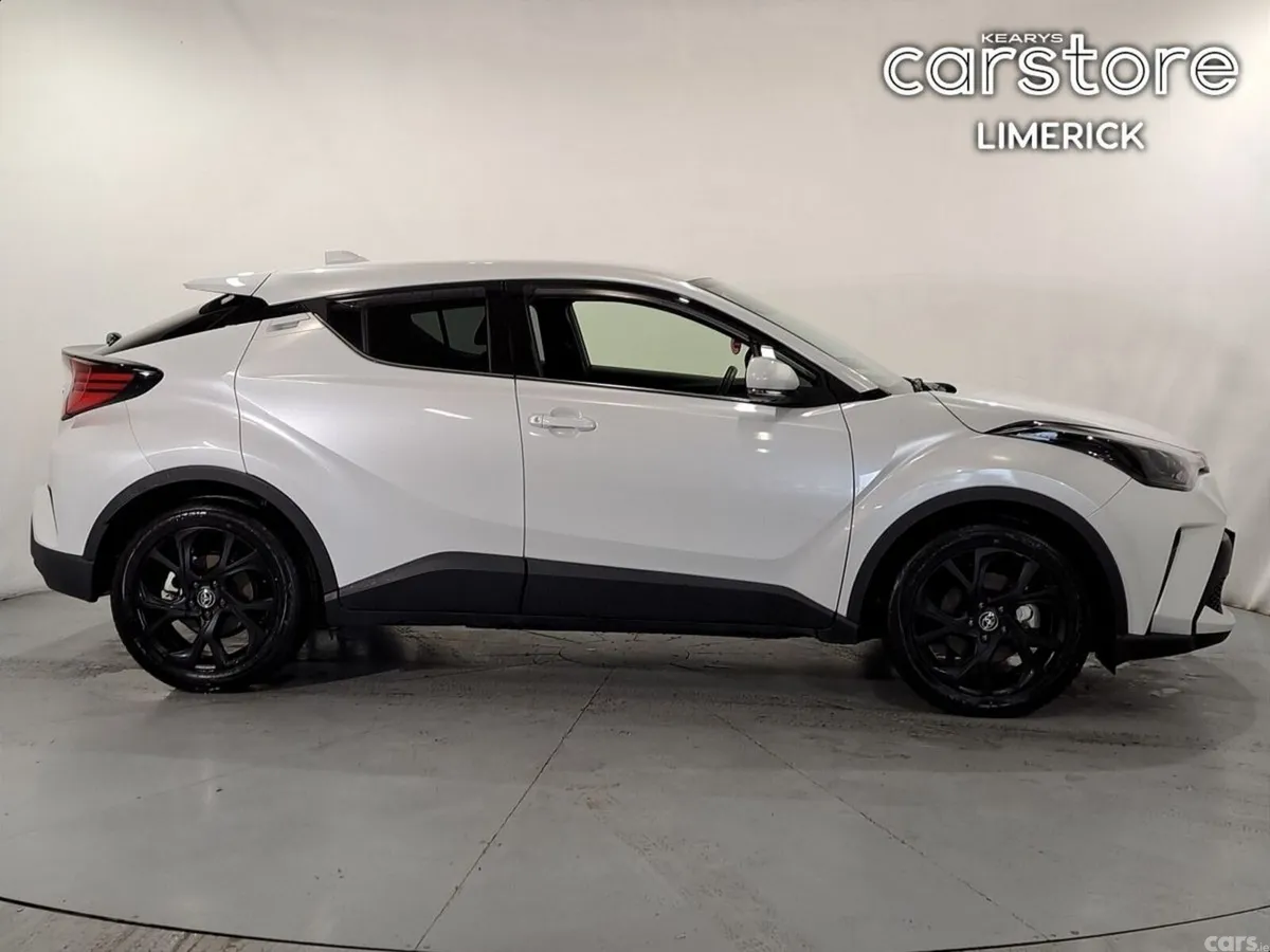 Toyota C-HR SUV, Petrol Hybrid, 2023, White