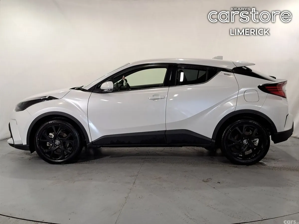 Toyota C-HR SUV, Petrol Hybrid, 2023, White