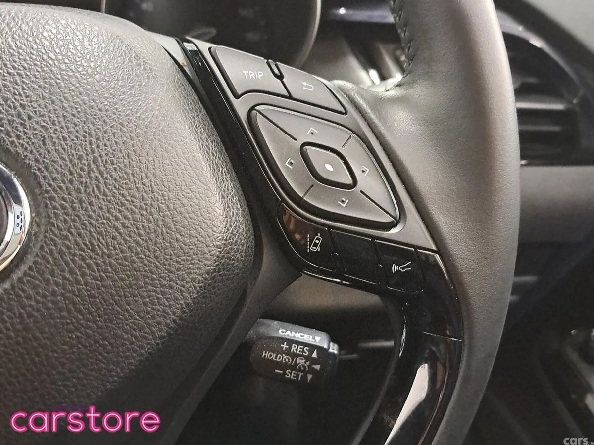 Toyota C-HR SUV, Petrol Hybrid, 2023, White
