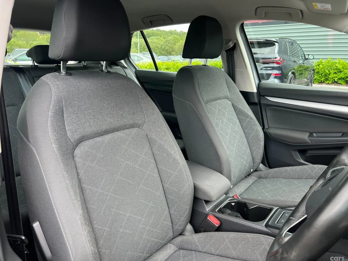 Volkswagen Golf Hatchback, Diesel, 2022, Grey