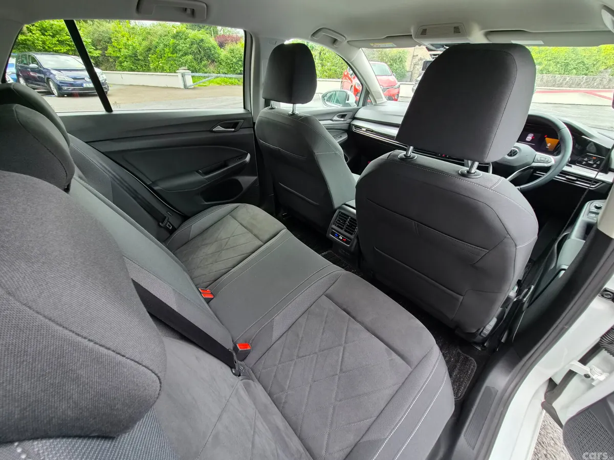 Volkswagen Golf Hatchback, Petrol Hybrid, 2022, White