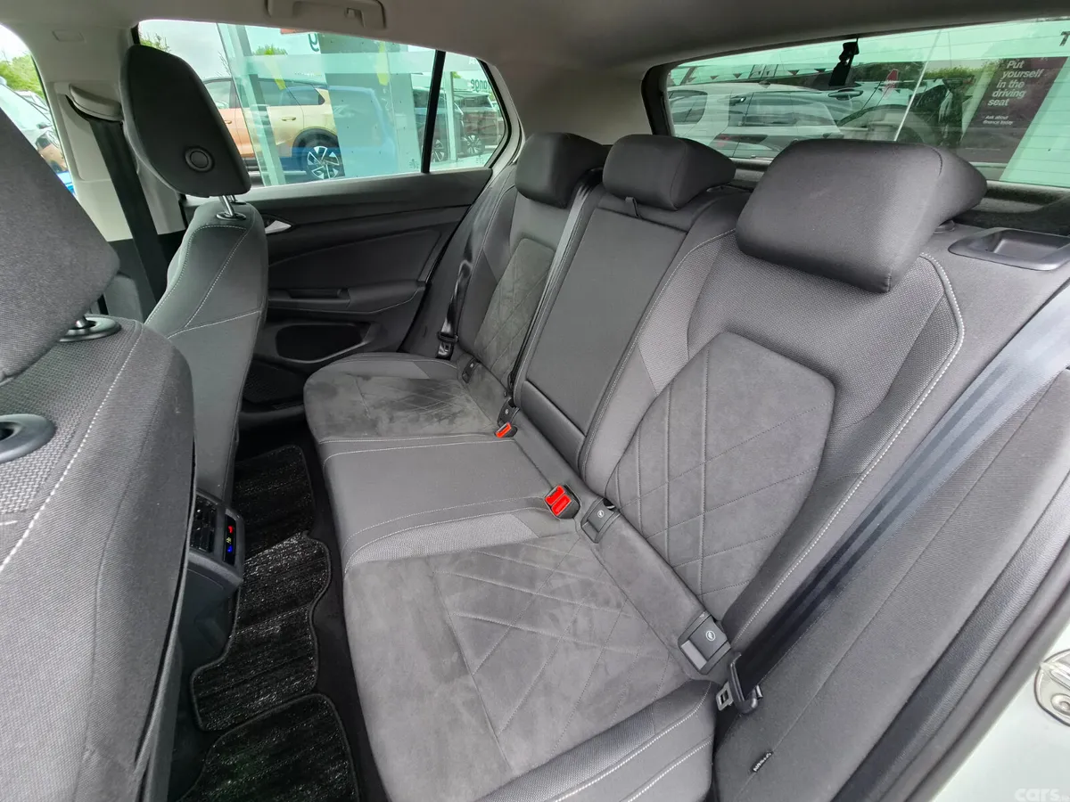 Volkswagen Golf Hatchback, Petrol Hybrid, 2022, White