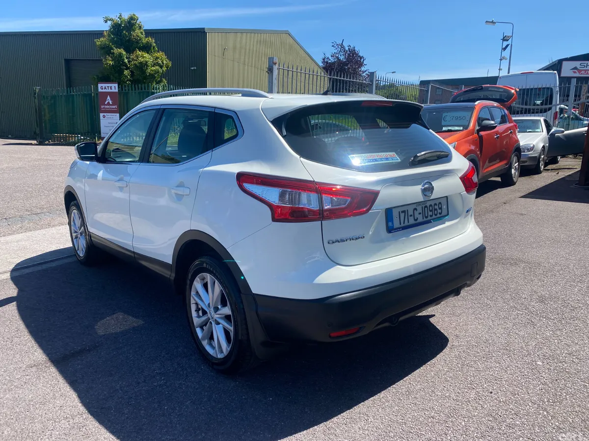 Nissan Qashqai SUV, Diesel, 2017, White