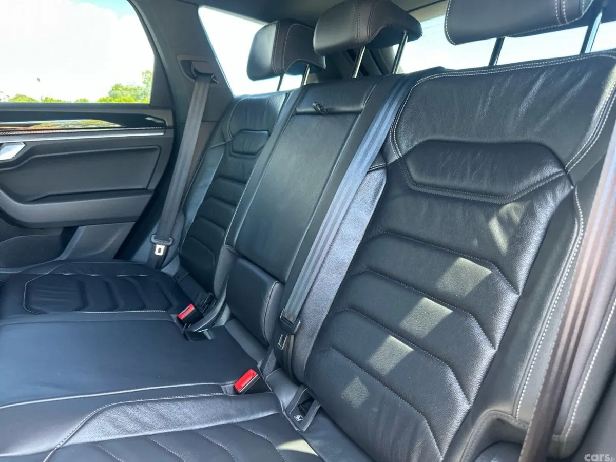 Volkswagen Touareg SUV, Diesel, 2024, Blue