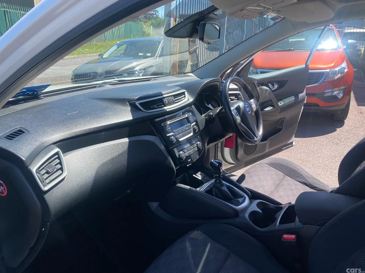 Nissan Qashqai SUV, Diesel, 2017, White