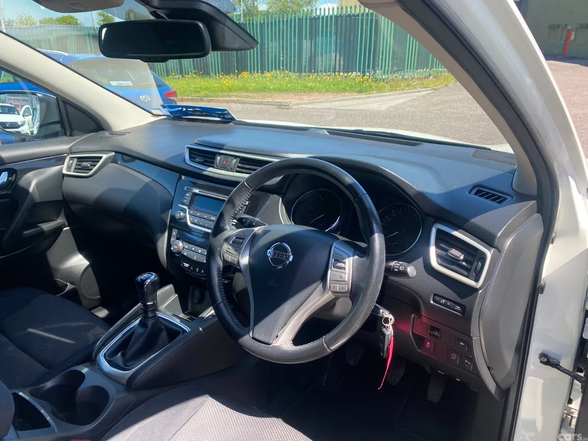 Nissan Qashqai SUV, Diesel, 2017, White
