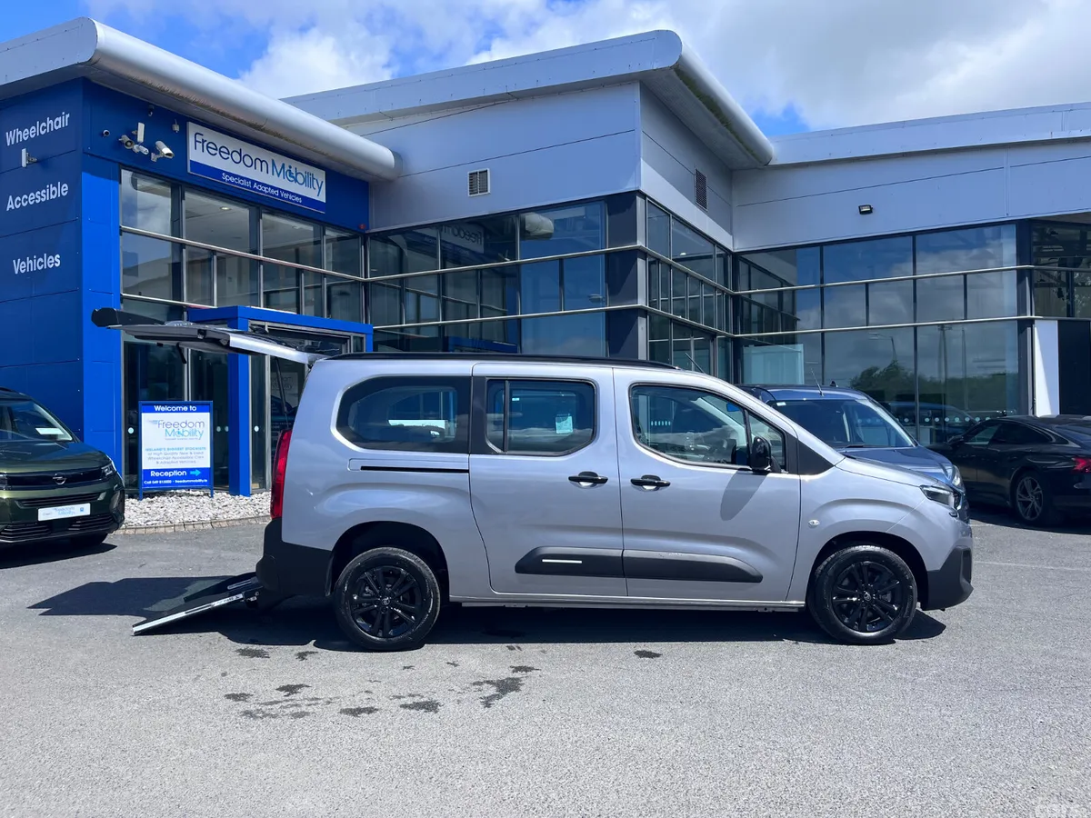 Citroen Berlingo Multispace MPV, Diesel, 2026, Silver