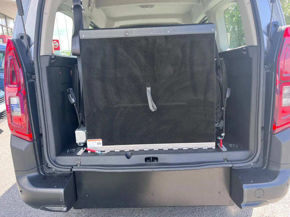 Citroen Berlingo Multispace MPV, Diesel, 2026, Silver