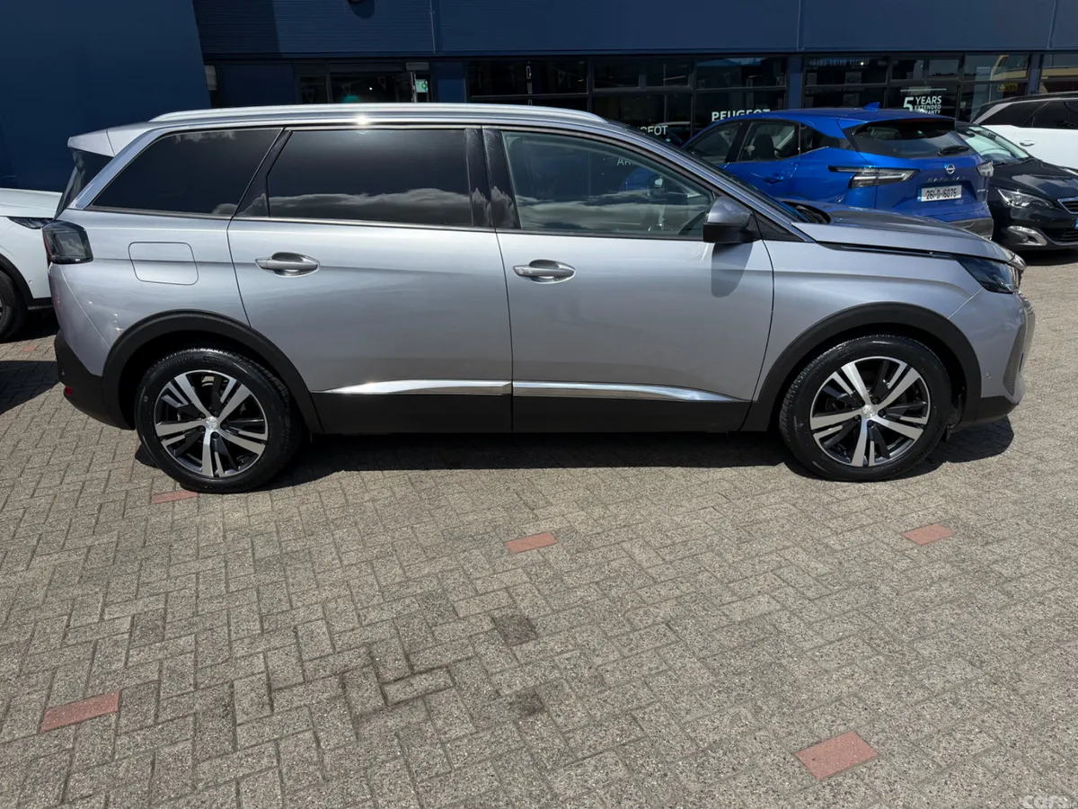 Peugeot 5008 MPV, Diesel, 2021, Grey