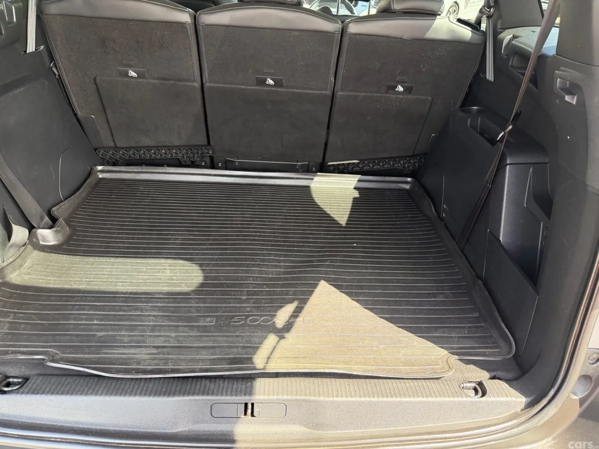 Peugeot 5008 MPV, Diesel, 2021, Grey