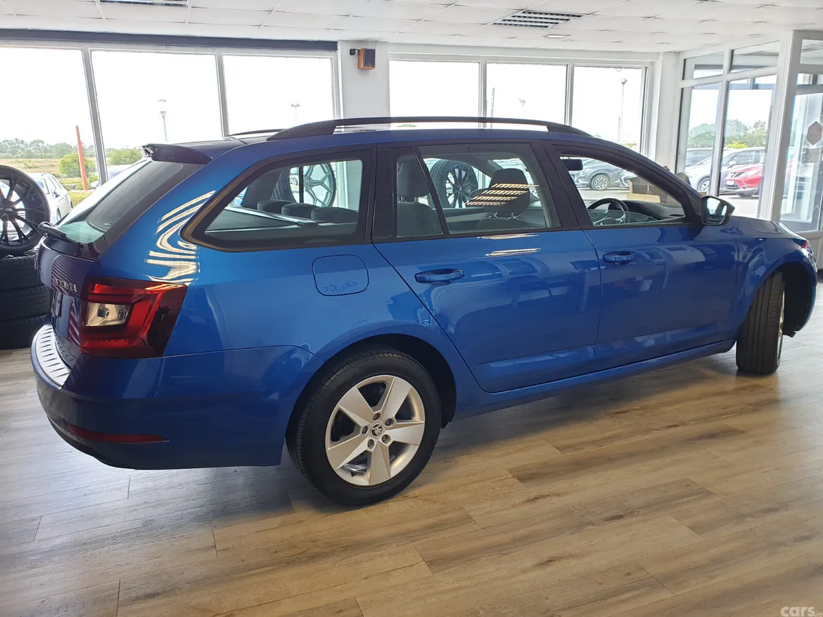 Skoda Octavia Estate, Diesel, 2017, Blue