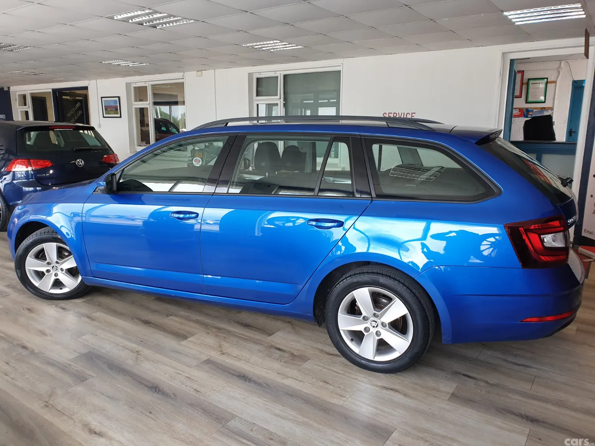 Skoda Octavia Estate, Diesel, 2017, Blue