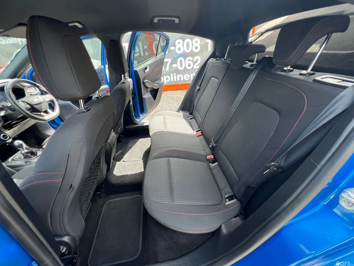 Ford Focus Hatchback, Petrol Hybrid, 2021, Blue
