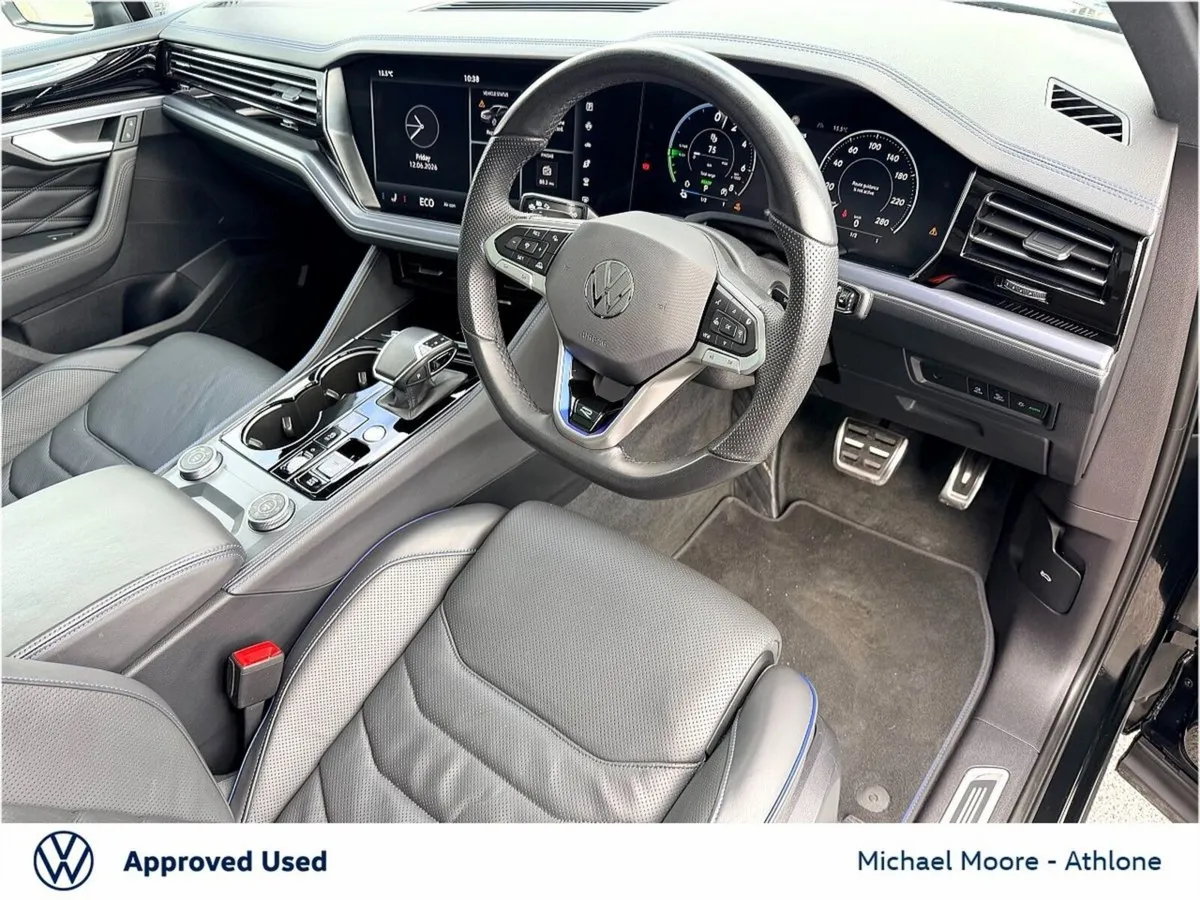 Volkswagen Touareg SUV, Petrol Plug-in Hybrid, 2025, Black