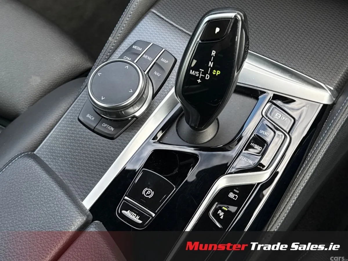 BMW 5-Series Saloon, Petrol Plug-in Hybrid, 2023, Grey