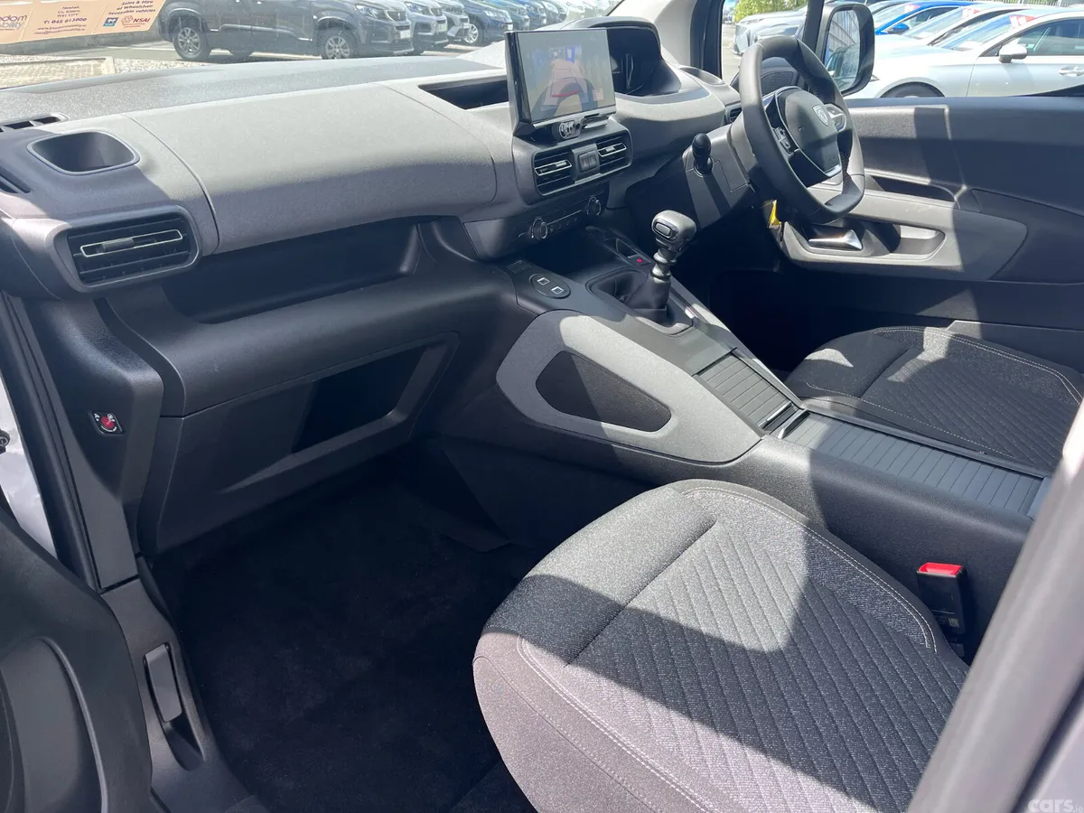 Peugeot Rifter MPV, Diesel, 2026, Silver