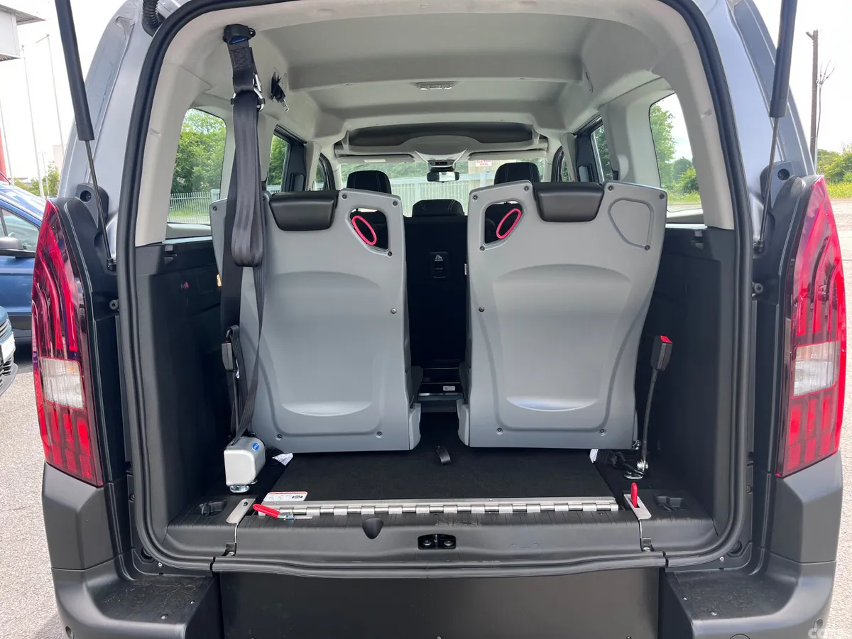 Peugeot Rifter MPV, Diesel, 2026, Silver