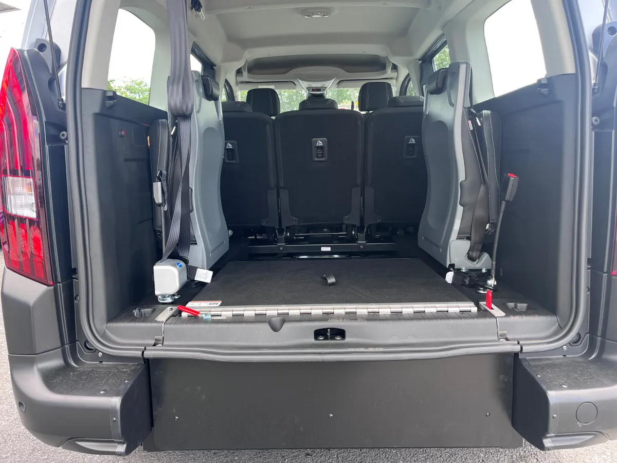 Peugeot Rifter MPV, Diesel, 2026, Silver