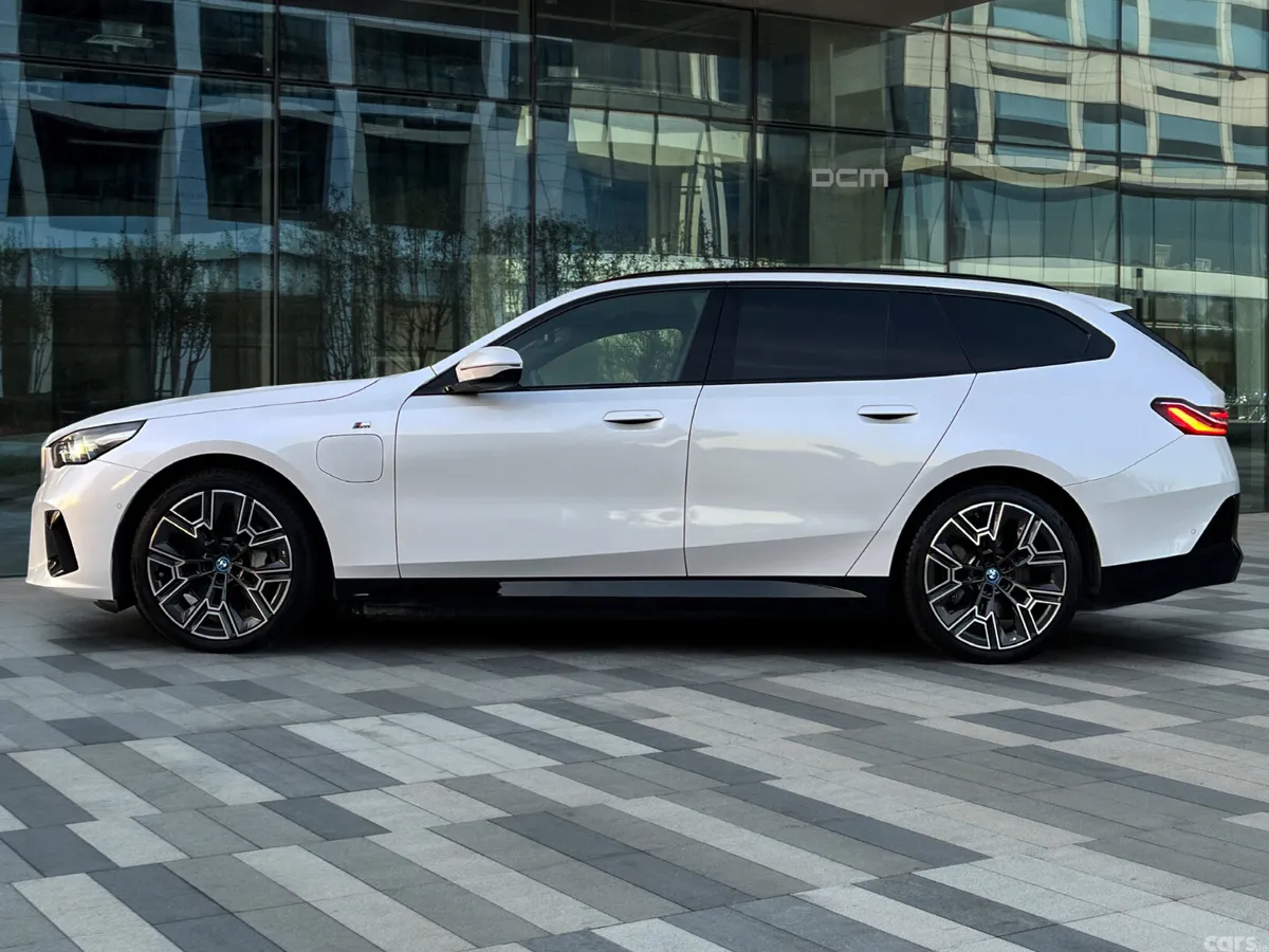 BMW i5 Estate, Electric, 2024, White