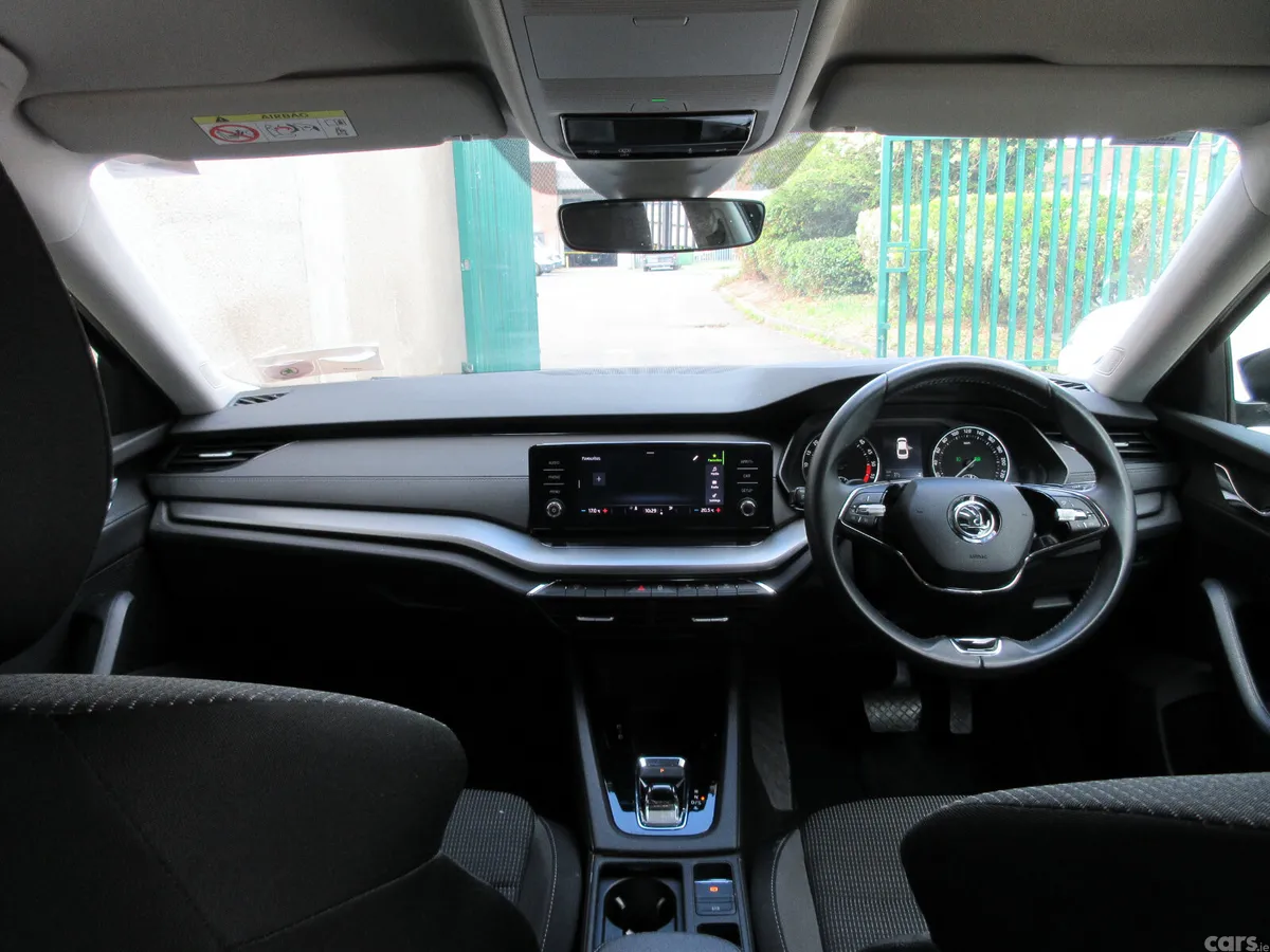 Skoda Octavia Saloon, Diesel, 2022, Black