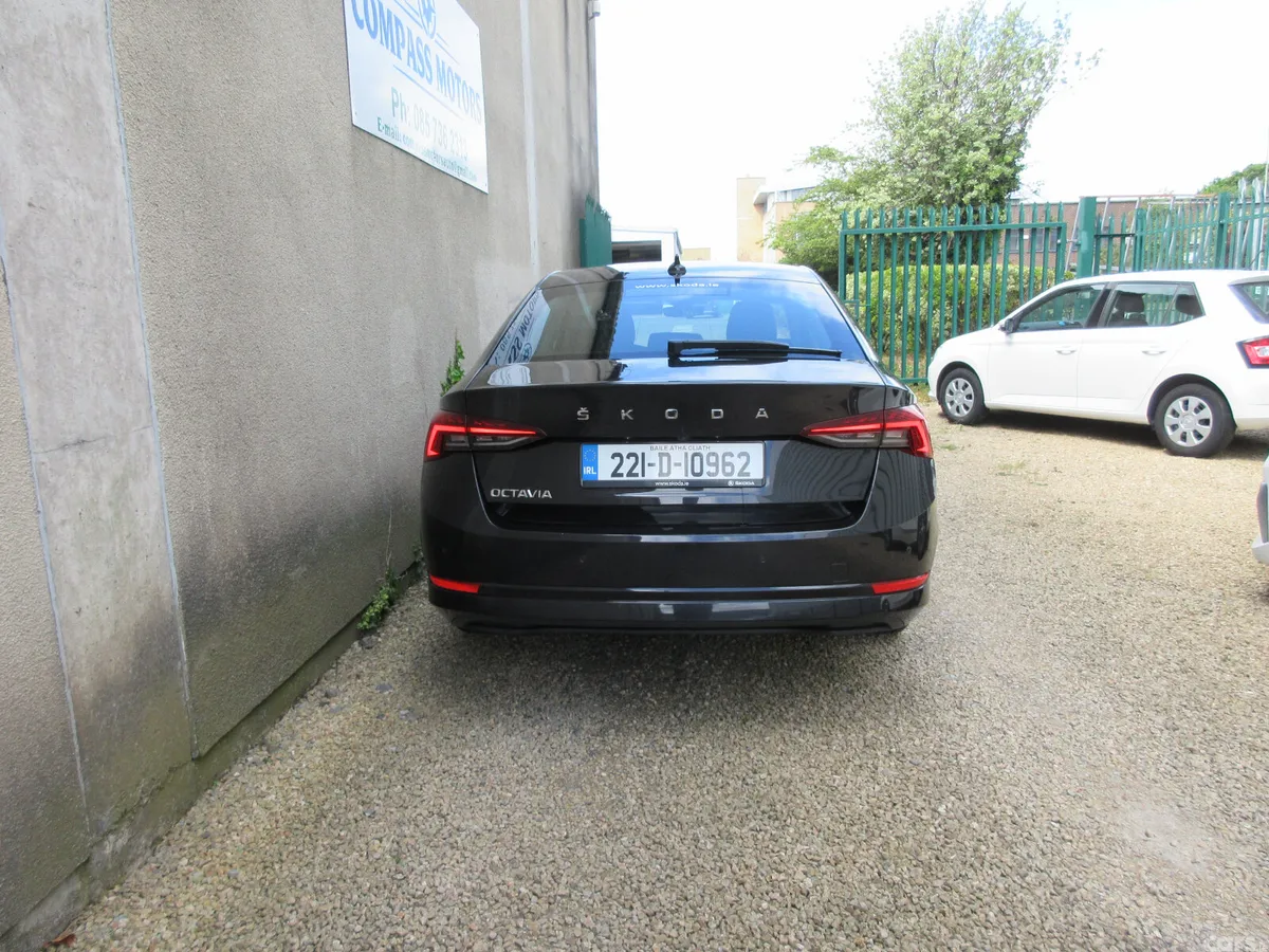 Skoda Octavia Saloon, Diesel, 2022, Black