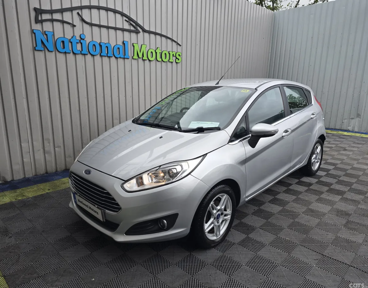 Ford Fiesta Hatchback, Petrol, 2014, Silver
