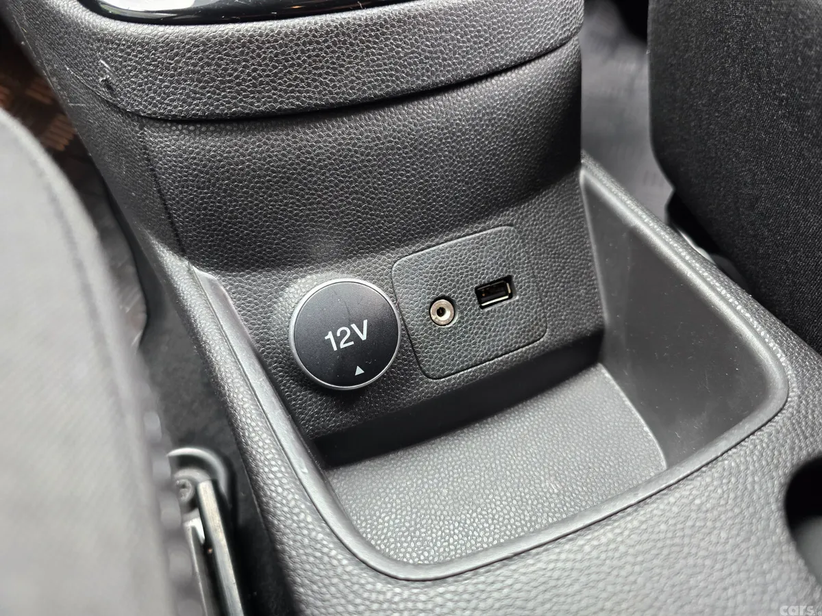 Ford Fiesta Hatchback, Petrol, 2014, Silver