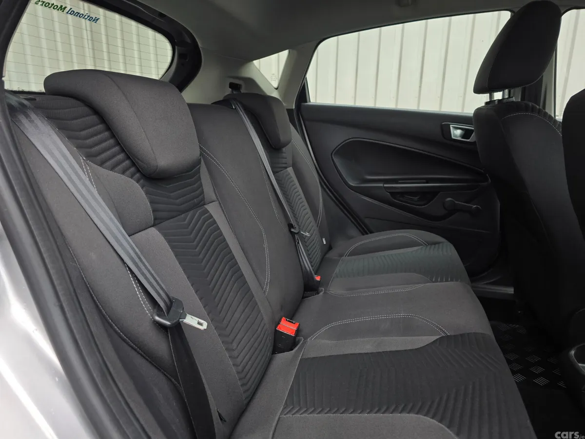 Ford Fiesta Hatchback, Petrol, 2014, Silver
