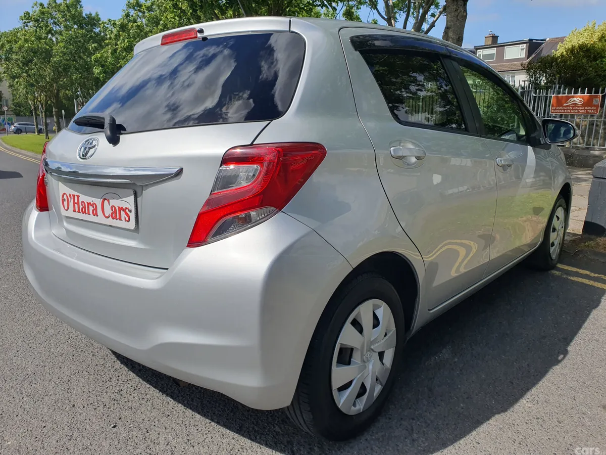 Toyota Yaris Hatchback, Petrol, 2015, Silver