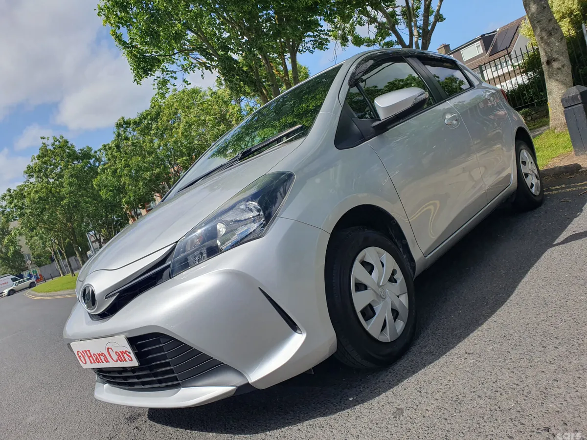 Toyota Yaris Hatchback, Petrol, 2015, Silver