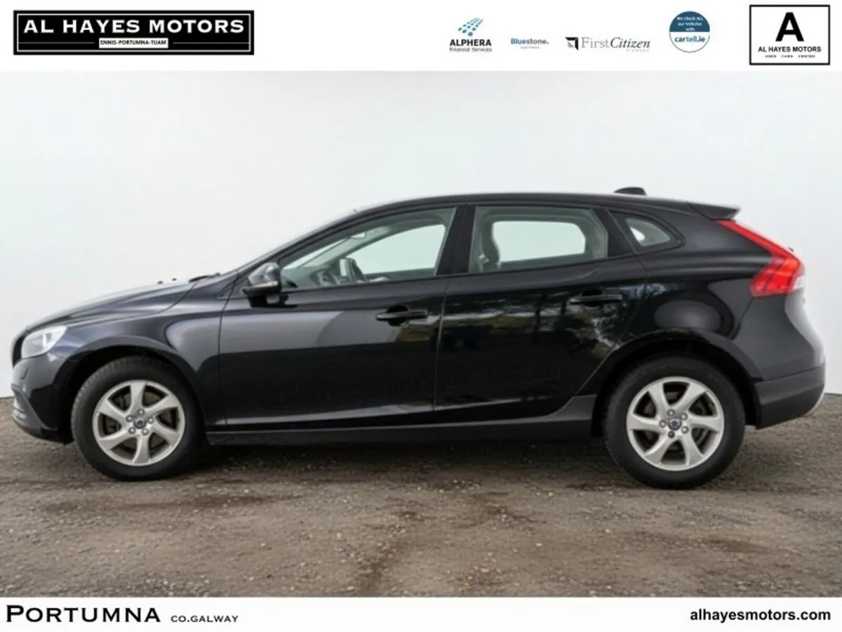 Volvo V40 Hatchback, Diesel, 2016, Black