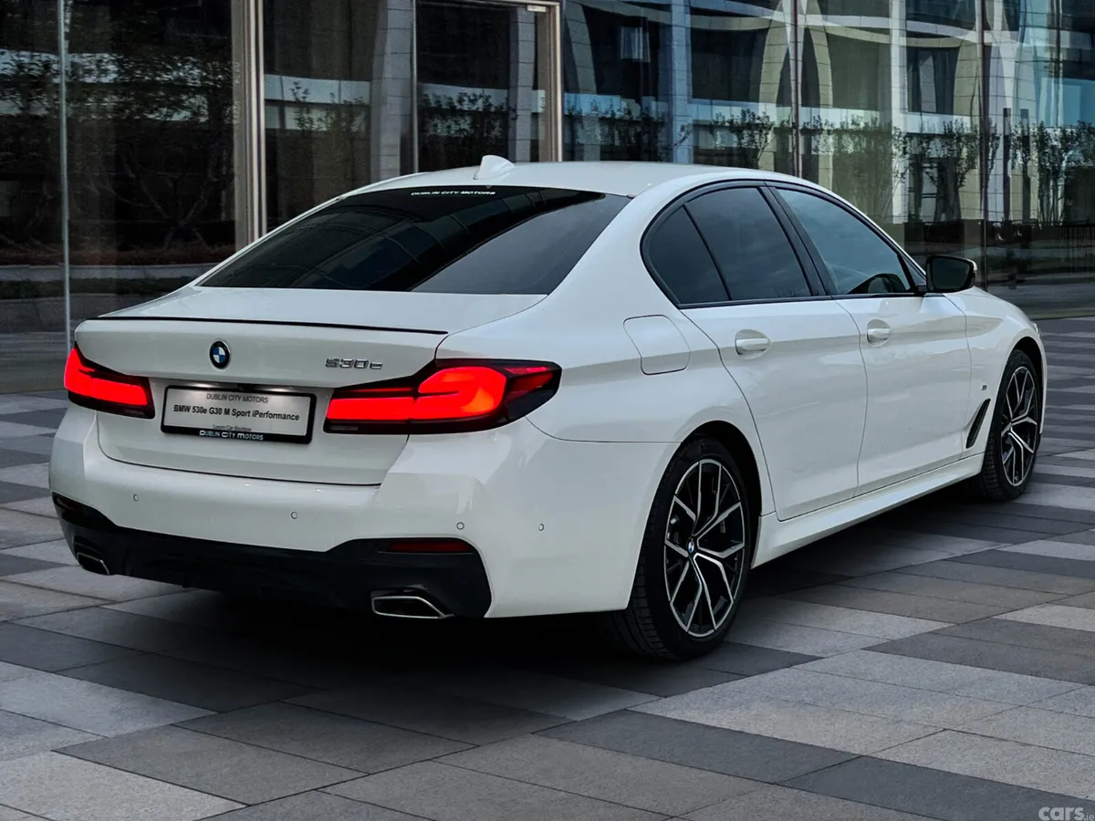 BMW 5-Series Saloon, Petrol Plug-in Hybrid, 2020, White