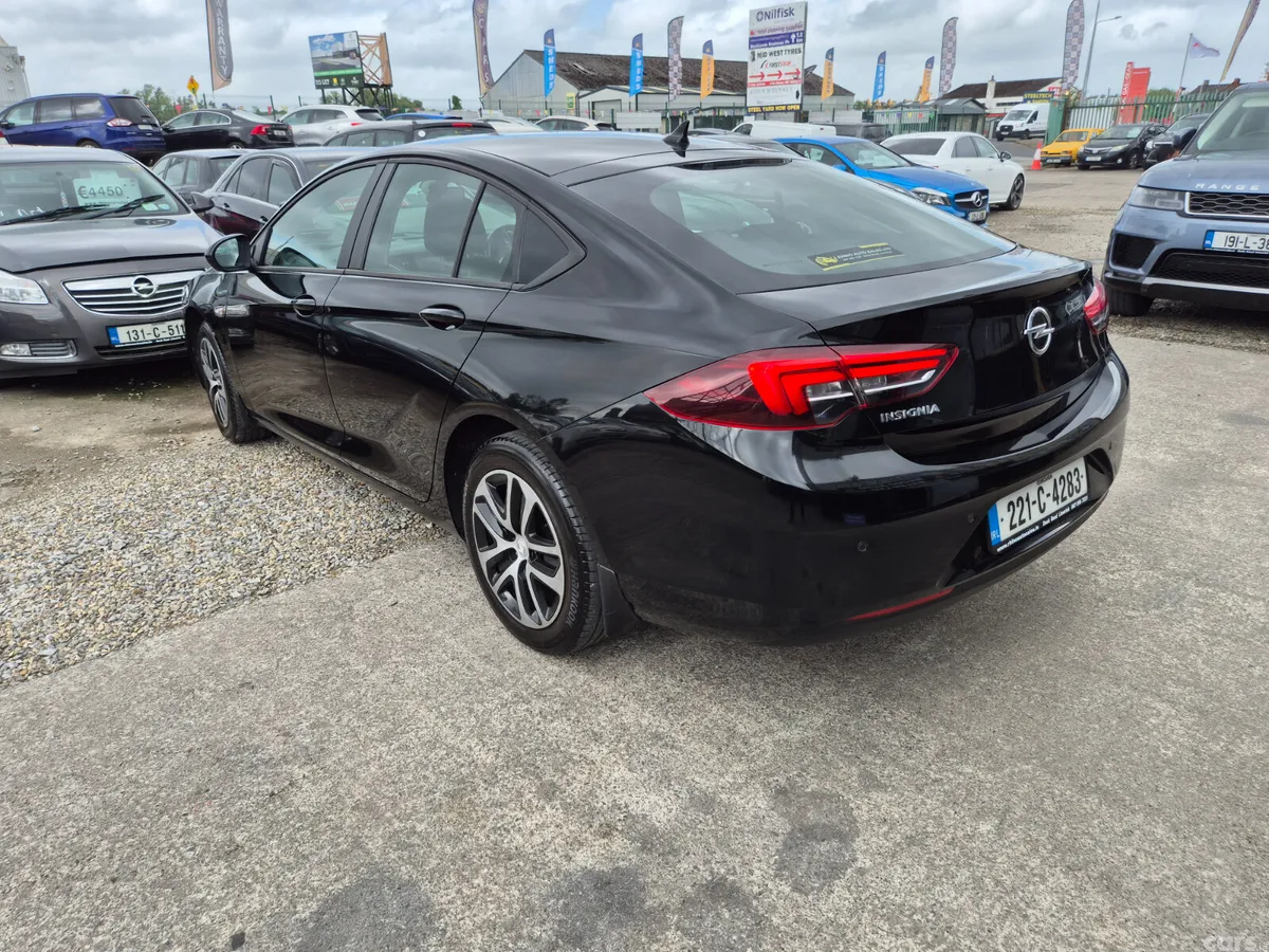 Opel Insignia Hatchback, Diesel, 2022, Black
