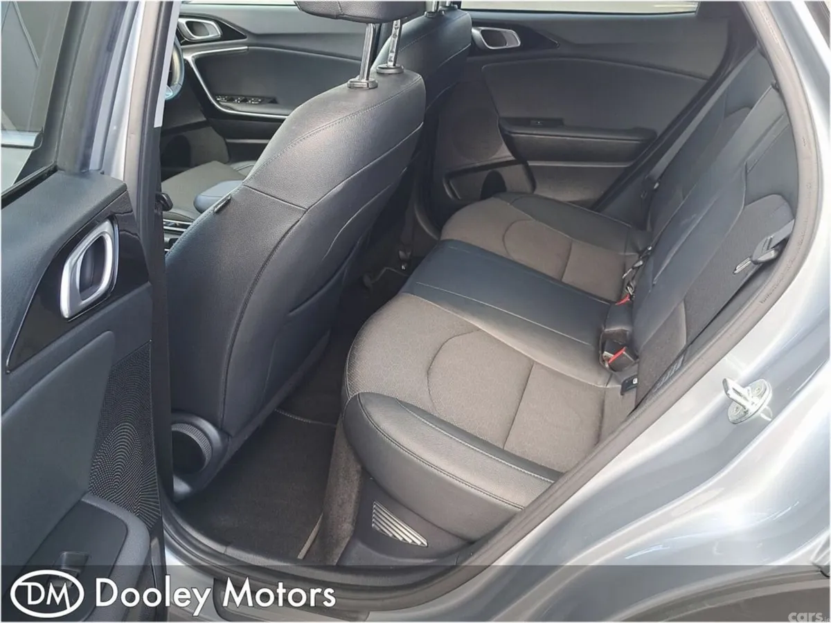 Kia XCeed Hatchback, Petrol Plug-in Hybrid, 2023, Grey