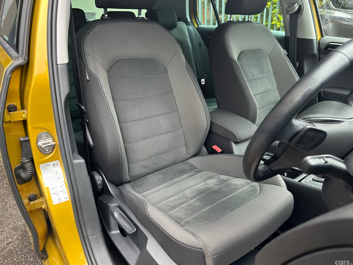 Volkswagen Golf Hatchback, Petrol, 2019, Gold