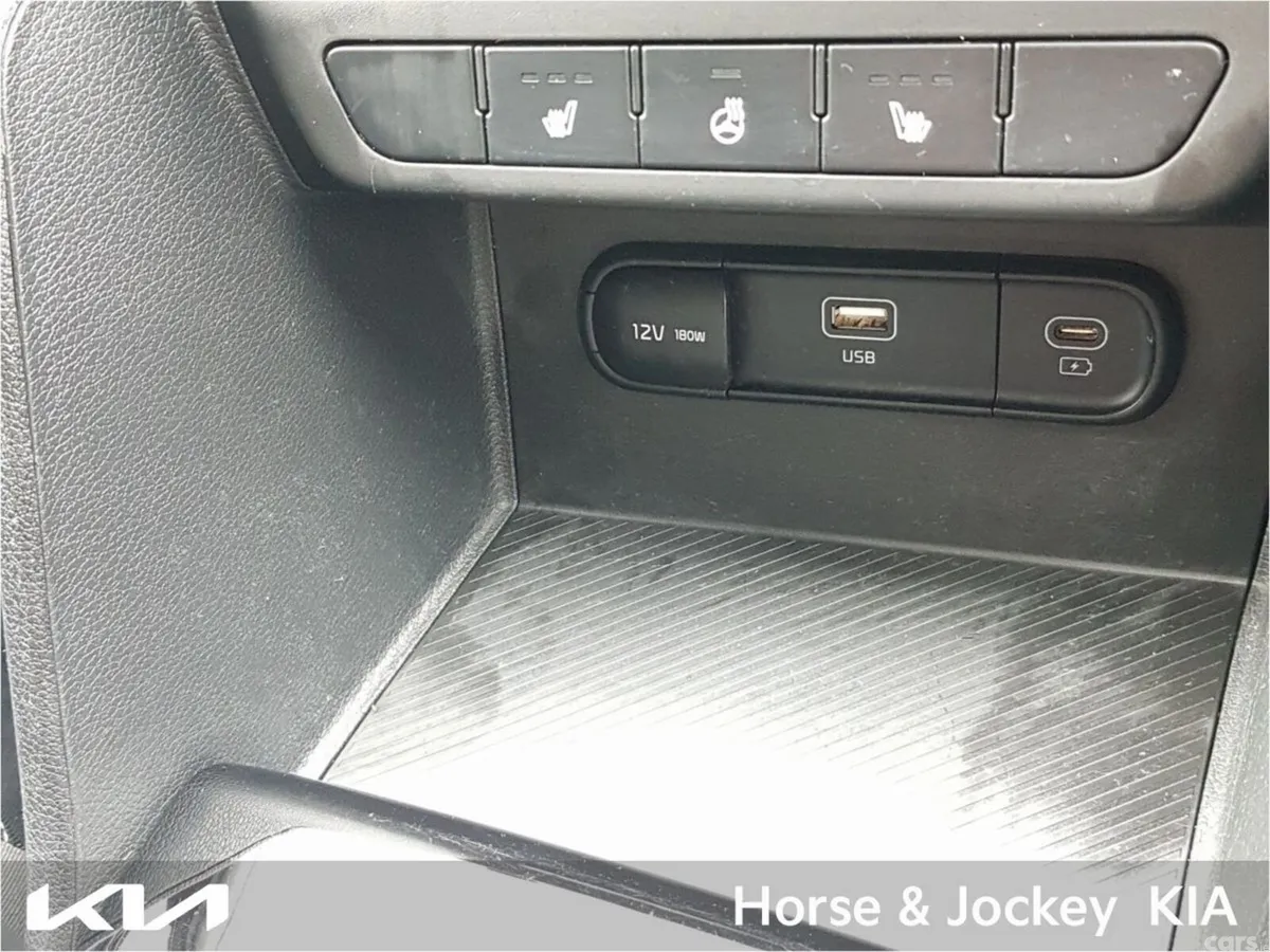 Kia Sportage SUV, Diesel Hybrid, 2023, Red