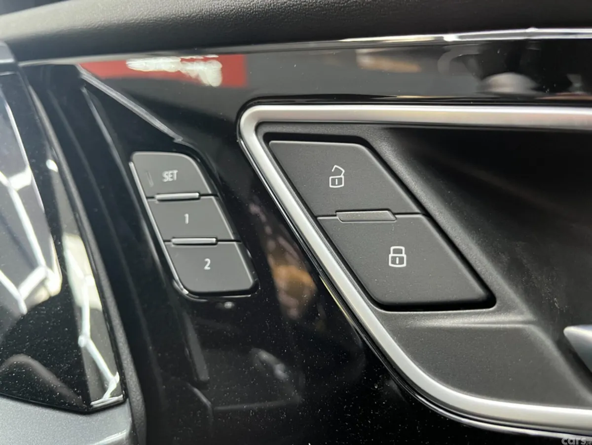 Audi Q4 e-tron SUV, Electric, 2025, Blue