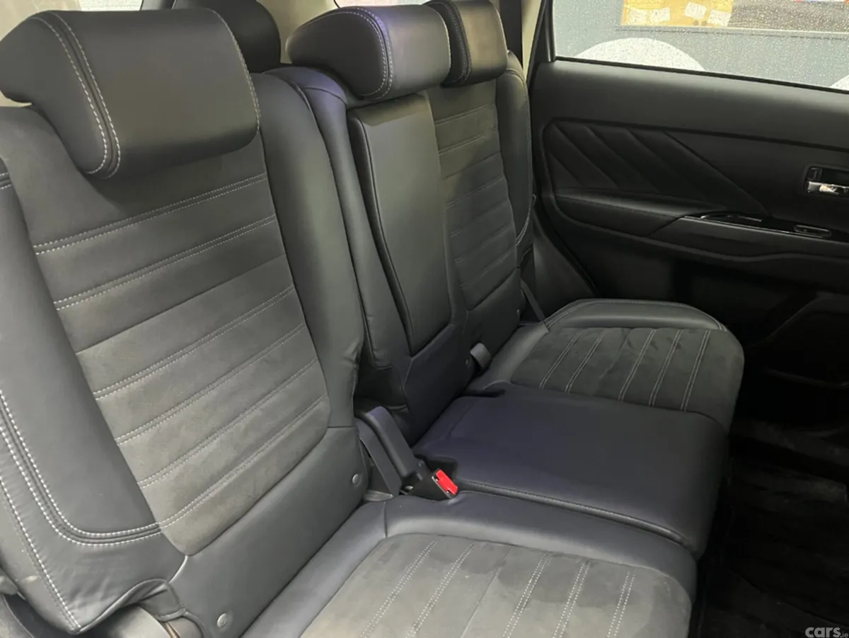 Mitsubishi Outlander Convertible, Petrol Plug-in Hybrid, 2019, Grey