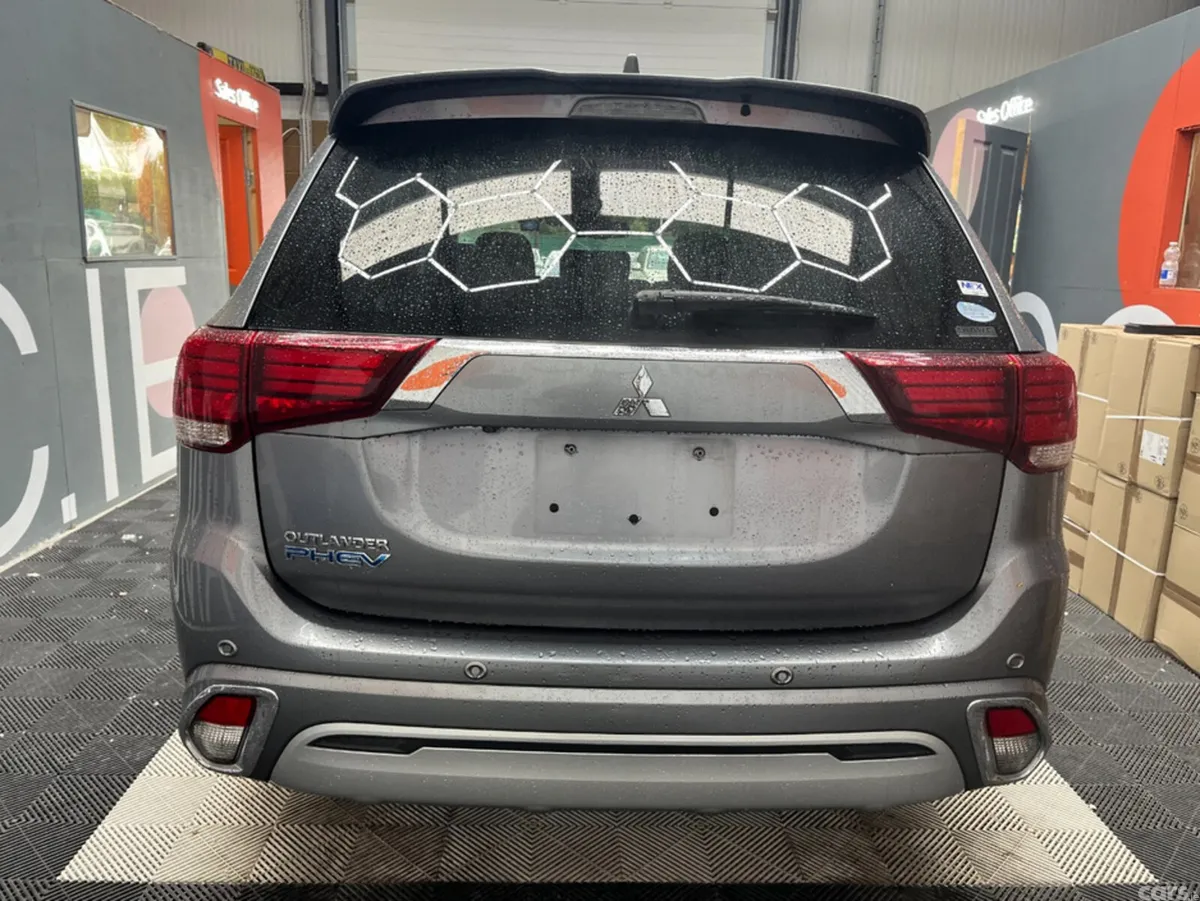 Mitsubishi Outlander Convertible, Petrol Plug-in Hybrid, 2019, Grey