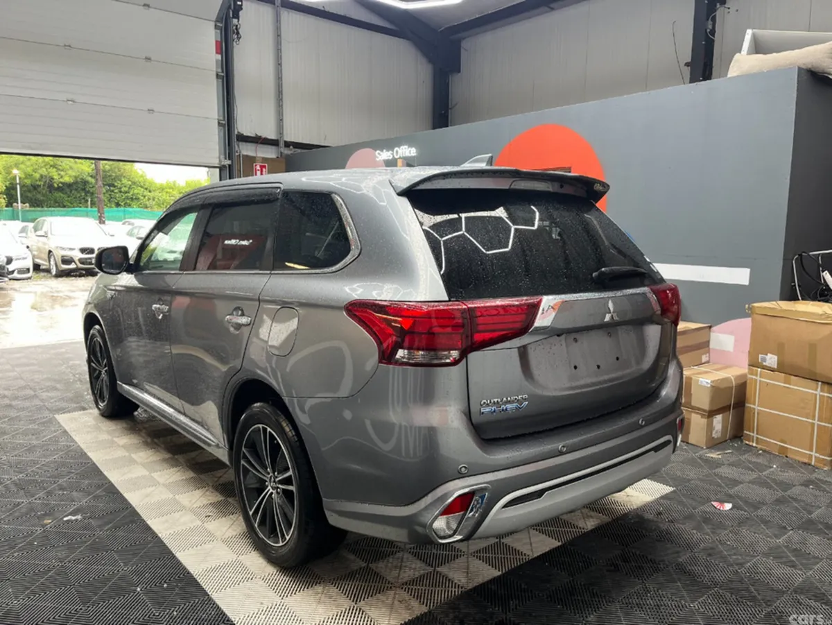 Mitsubishi Outlander Convertible, Petrol Plug-in Hybrid, 2019, Grey