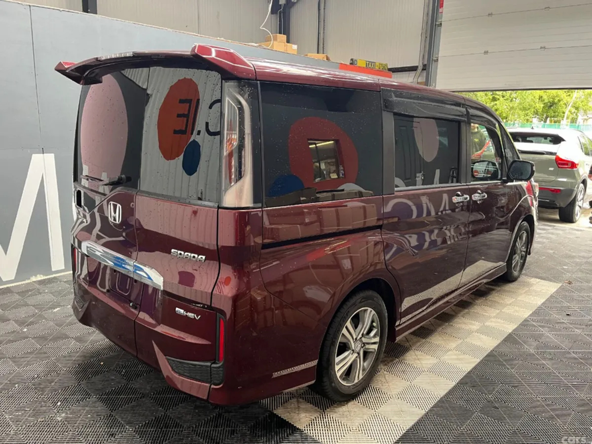 Honda Stepwagon MPV, Petrol Hybrid, 2020, Red