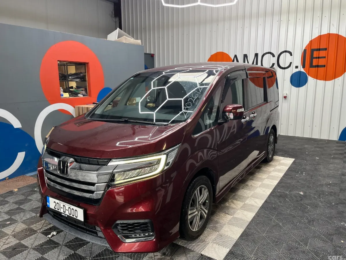 Honda Stepwagon MPV, Petrol Hybrid, 2020, Red
