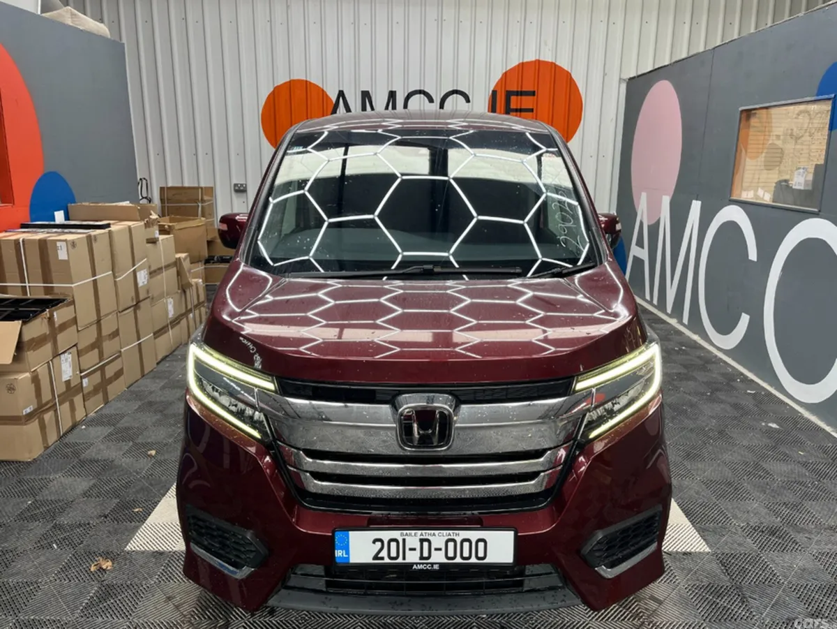 Honda Stepwagon MPV, Petrol Hybrid, 2020, Red