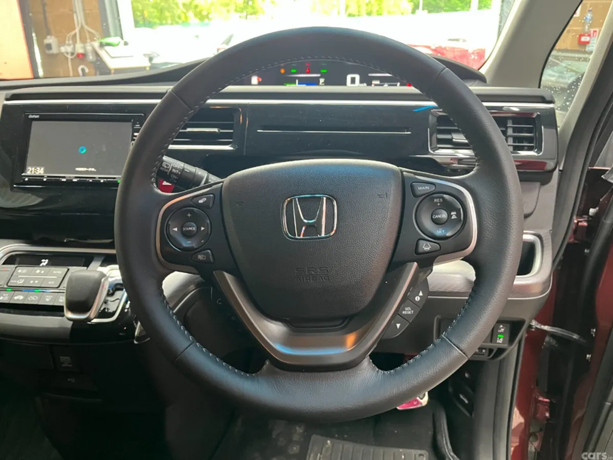 Honda Stepwagon MPV, Petrol Hybrid, 2020, Red