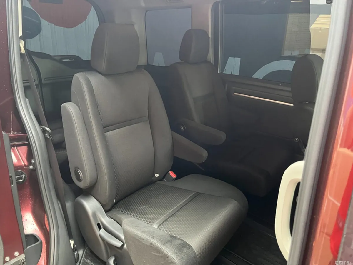 Honda Stepwagon MPV, Petrol Hybrid, 2020, Red