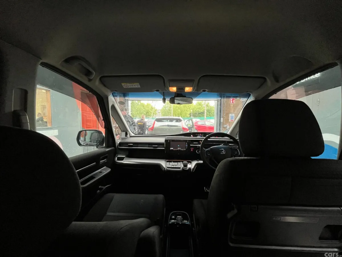 Honda Stepwagon MPV, Petrol Hybrid, 2020, Red