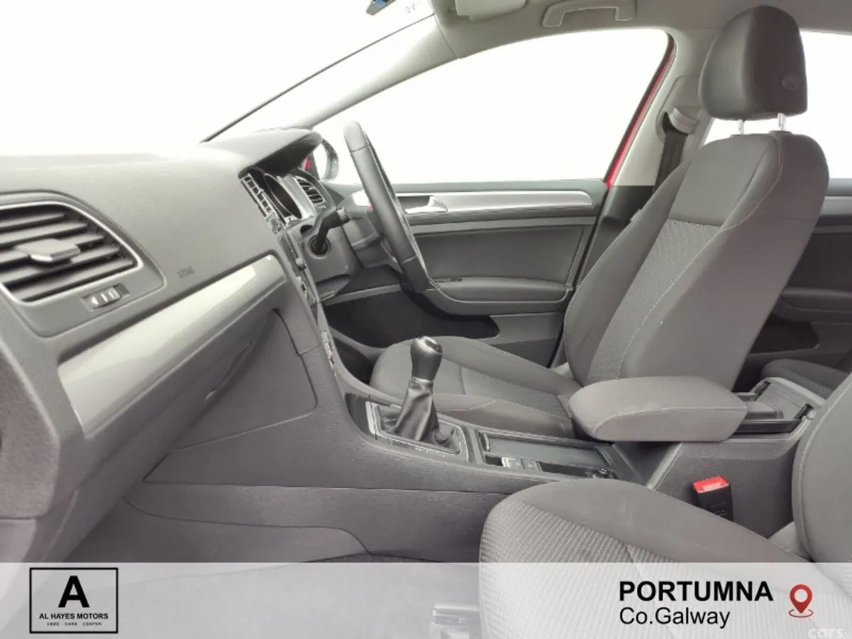 Volkswagen Golf Hatchback, Petrol, 2018, Red